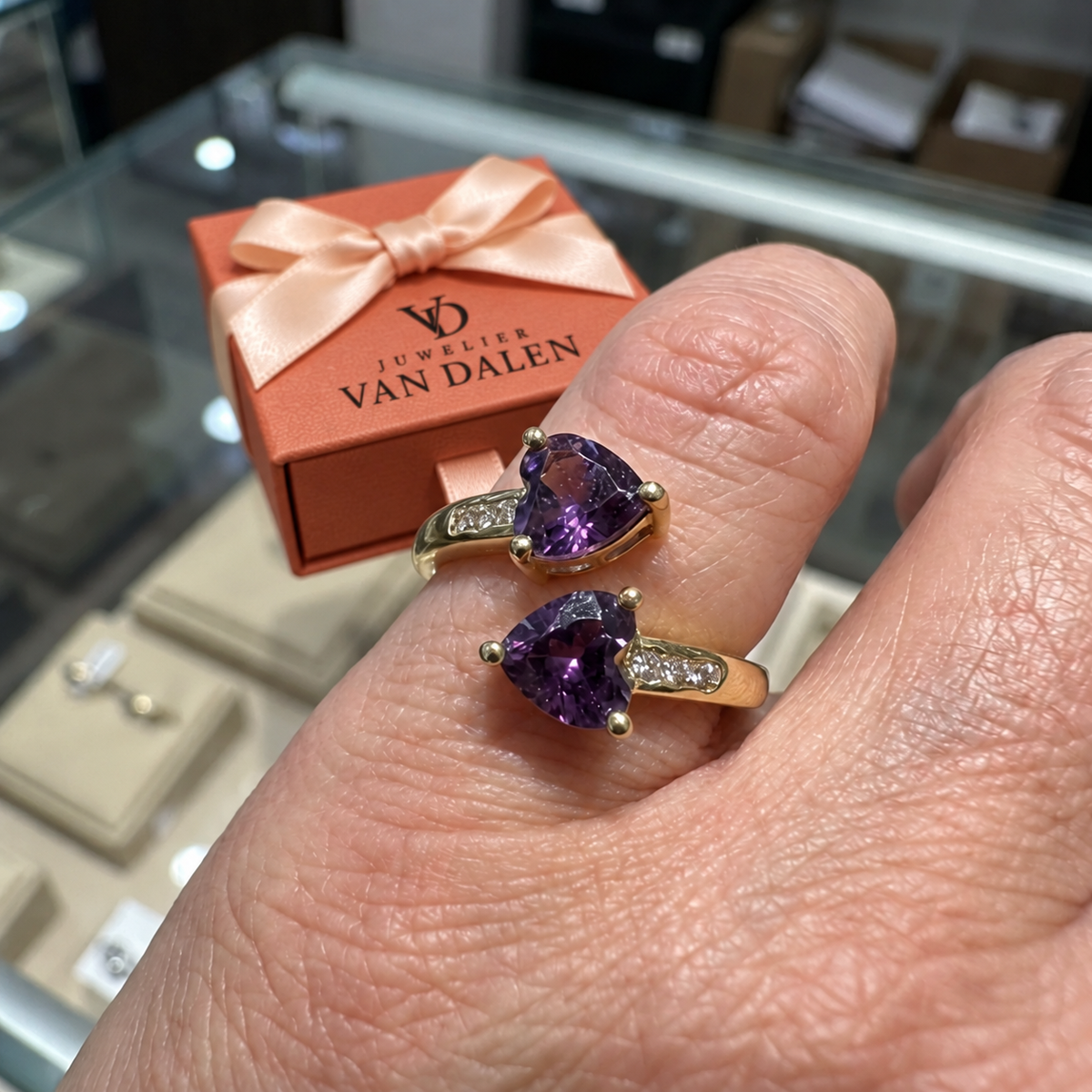 Paarse ring Zoey met verstrengelde harten | Goud
