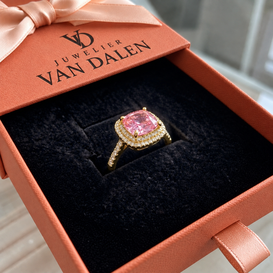 Roze saffier ring in cushion-slijpvorm | Goud