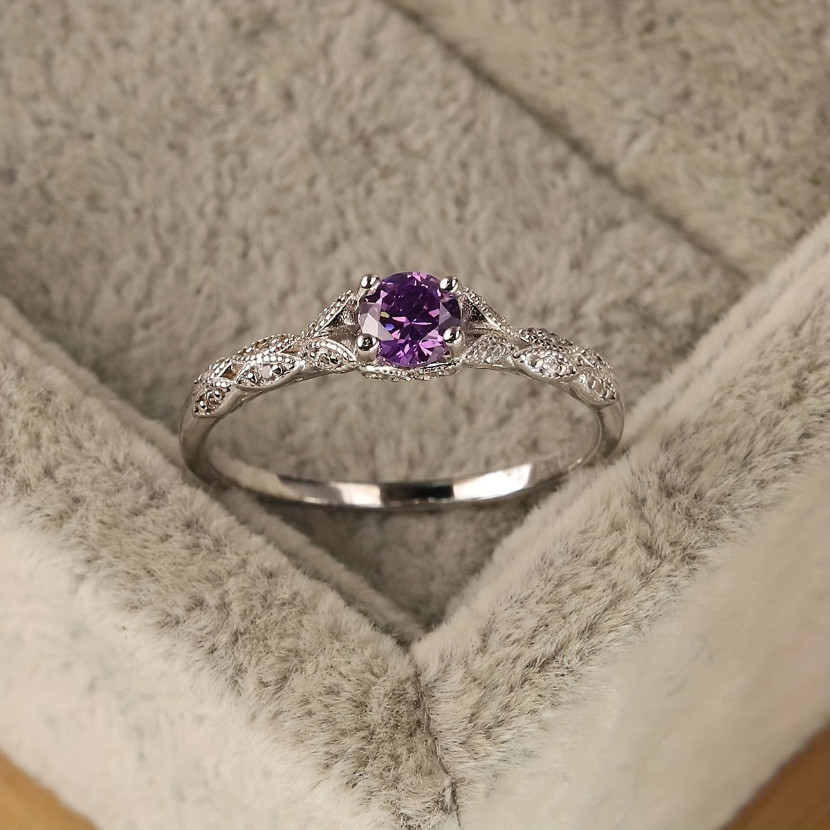 Ring Brigitte met amethist in goud