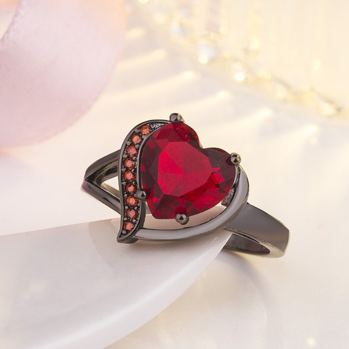 Ring Calindra Roze Doorn, zwarte afwerking in goud