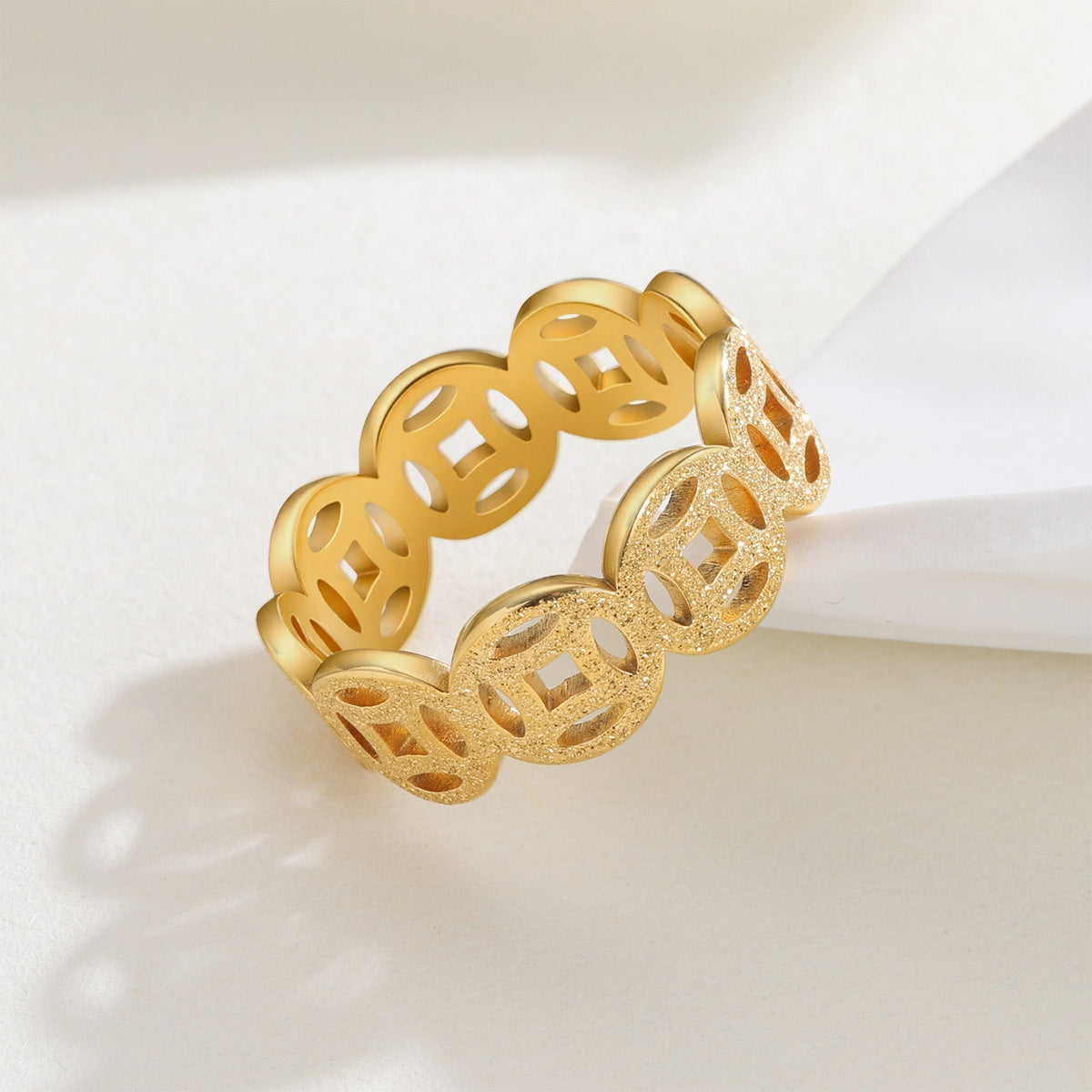 Klassieke ring Ella in goud