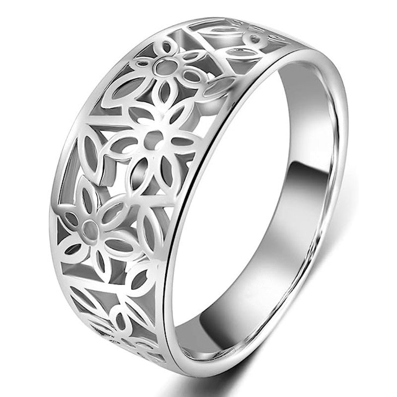 Delicate bloemring Daria in wit goud