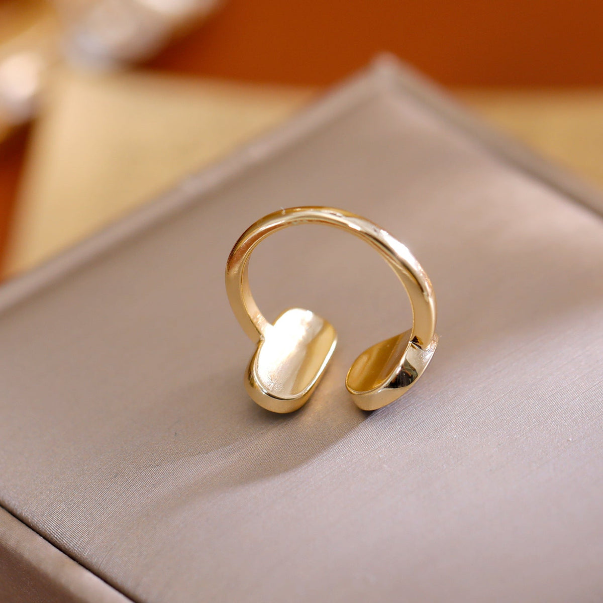 Dubbel gewikkelde ring Kaelis in goud