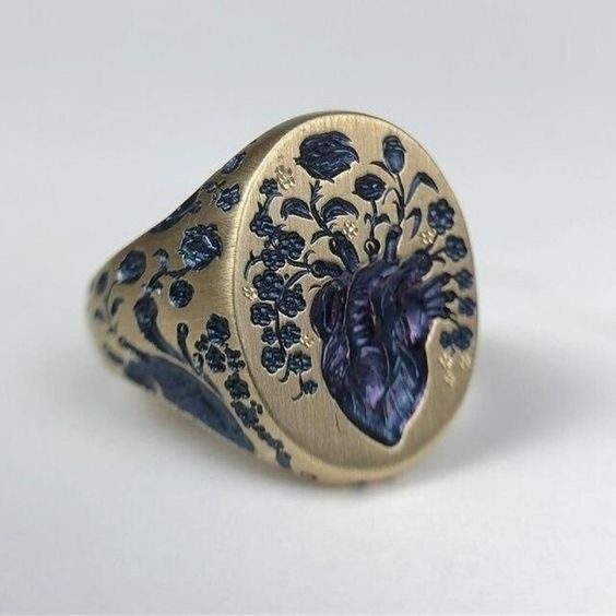 Retro ring met blauwe bloem | Goud