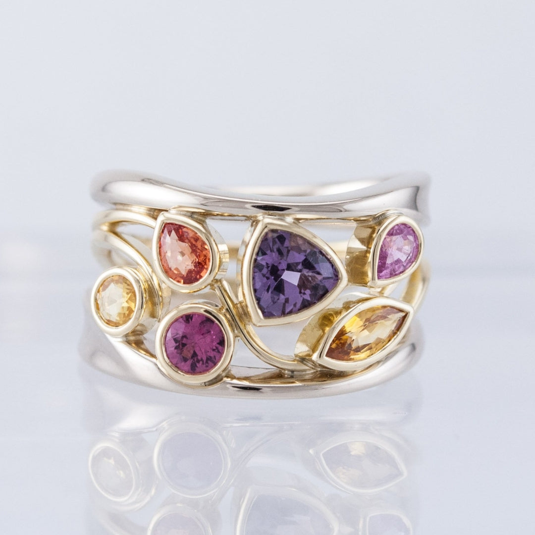 Retro ring met kleurrijke steentjes in goud