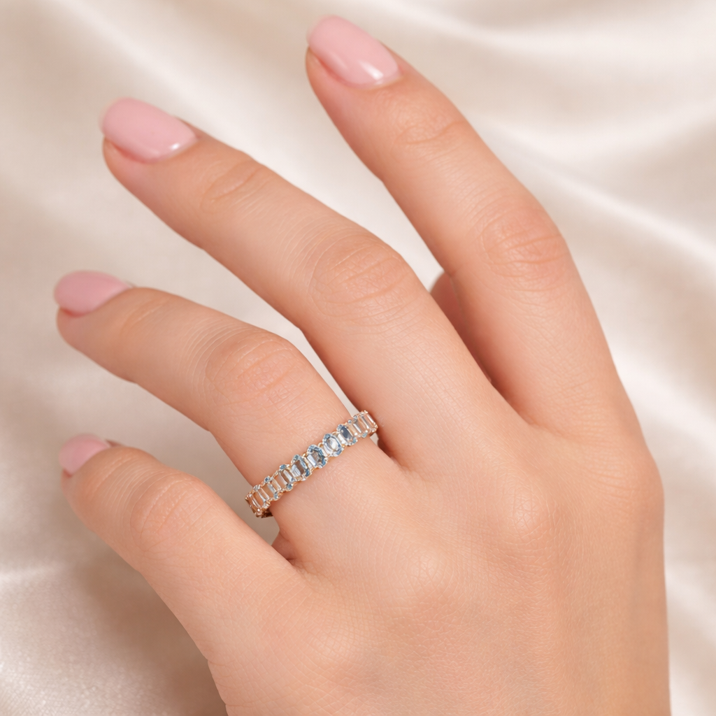 Vintage ring met ingelegd blauw glas in goud