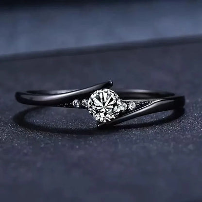 Zwarte vintage ring met kristal | Goud