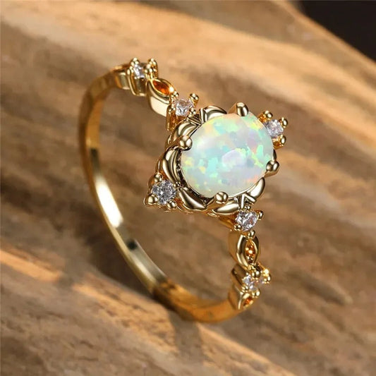 Artisanale ring met gouden opaal in goud