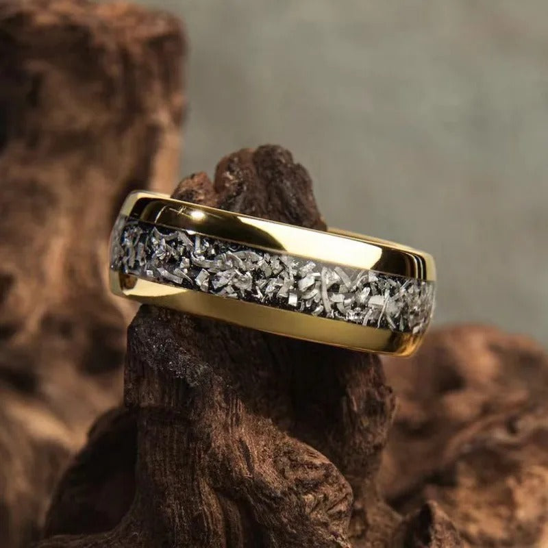 Ring met glinsterende inleg in goud