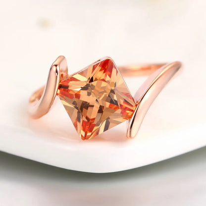 Ring met oranje edelsteen in goud