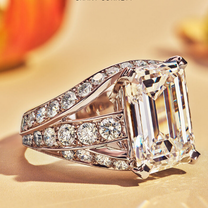 Vierkante ring met diamant in goud