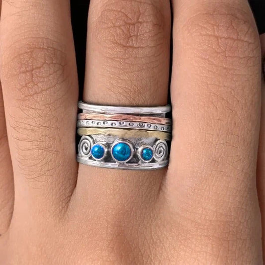 Boho-meditatiering met saffier in goud
