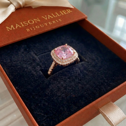 Roze saffier cushion-ring in wit goud