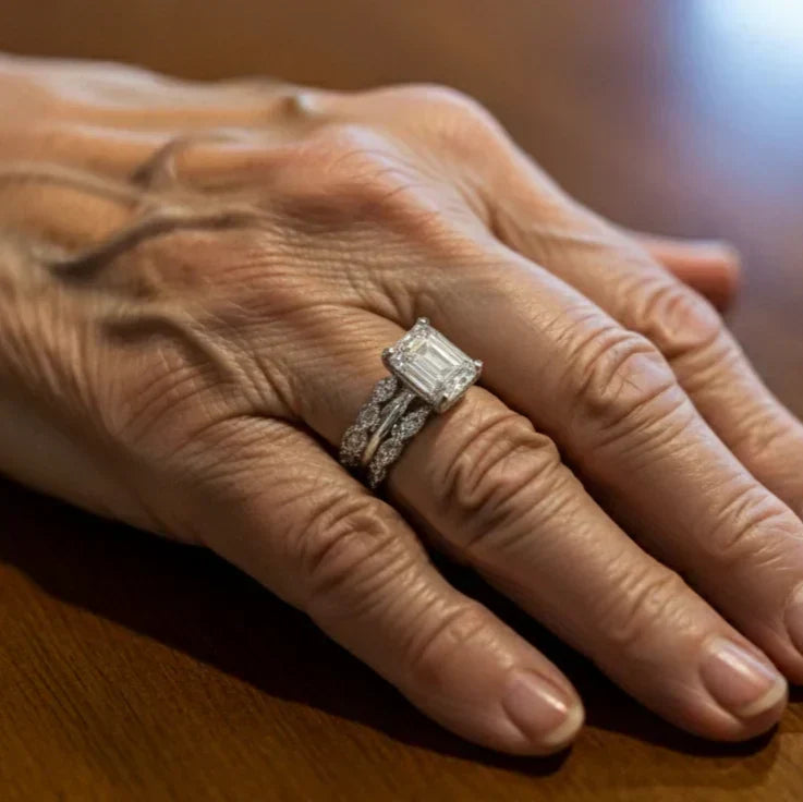 Retro ring met glinsterende lagen in wit goud