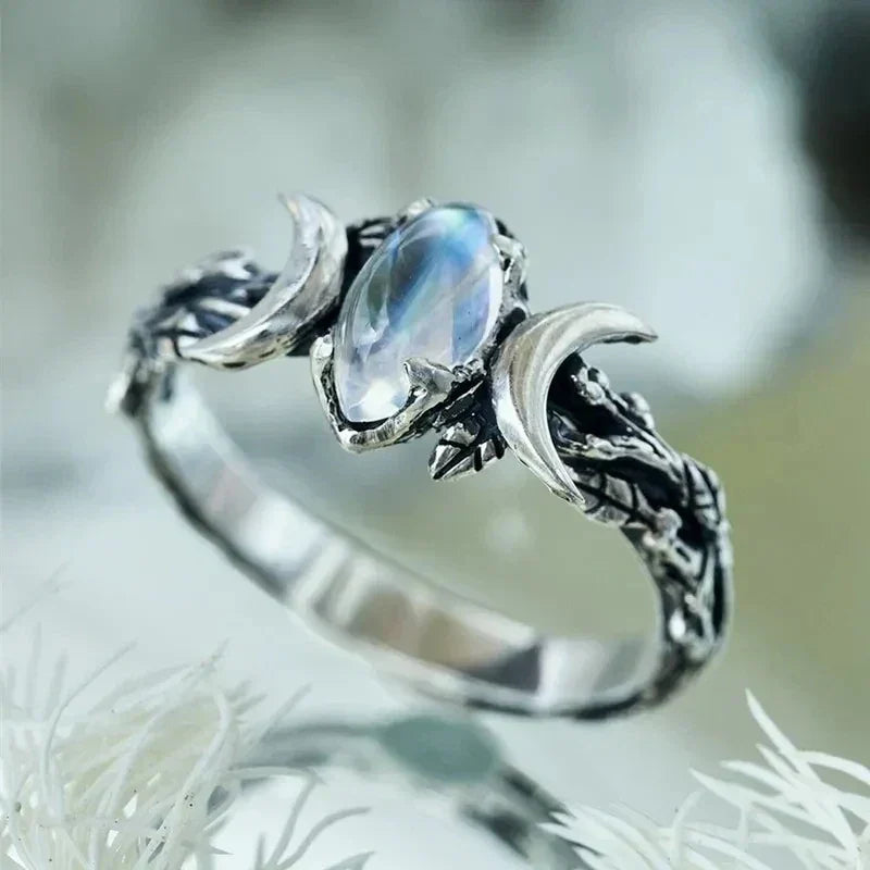 Maansteen ring in goud
