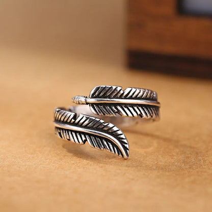 Verstelbare retro ring met blad in wit goud