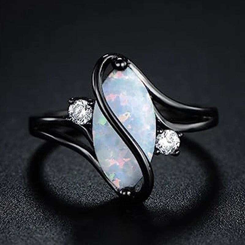 Retro ring met gedraaid zwart opaal | Goud