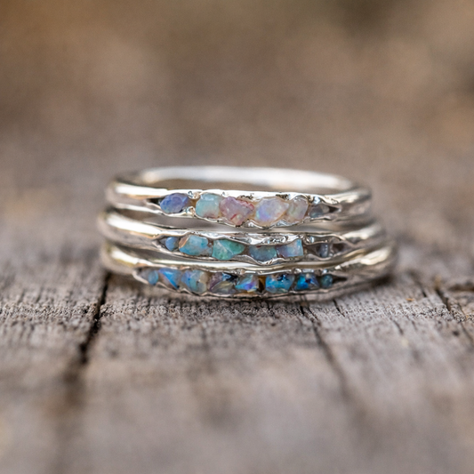 Retro ring met gelaagde blauwe stenen in wit goud