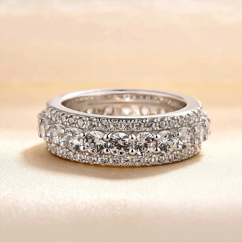 Retro ring met eindeloze band in wit goud