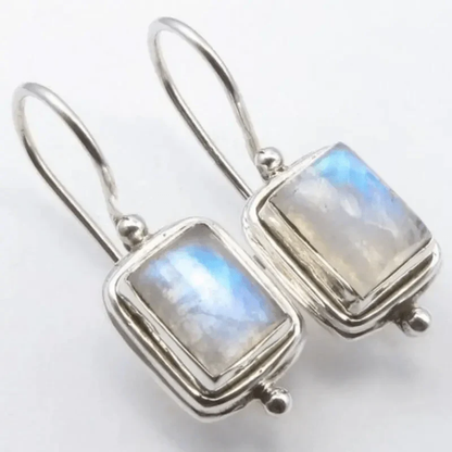 Oorbellen Artemis met maanstenen in wit goud