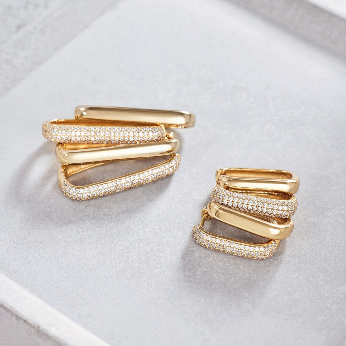 Signature-oorbellen in goud