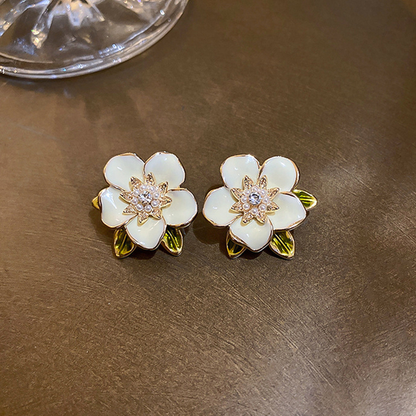 Oorbellen met steentjes in wit goud