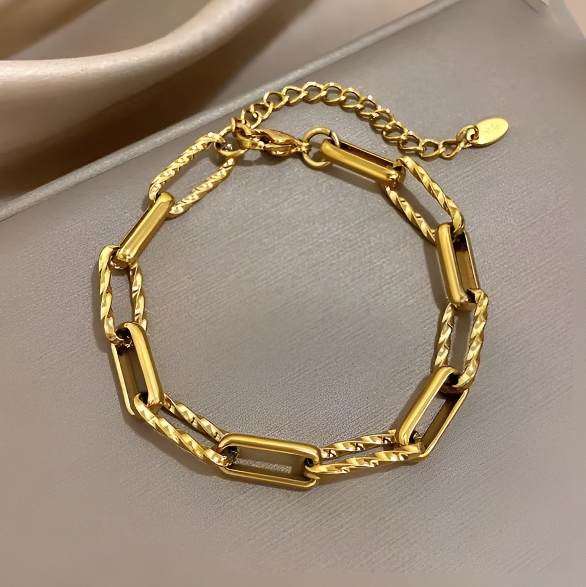 Armband Lorielle met dikke schakels in goud