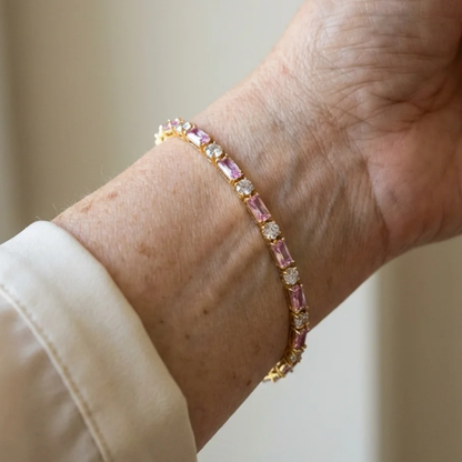 Sprankelende pioen-tennisarmband in goud
