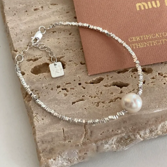 Vierkante liefdesarmband in wit goud