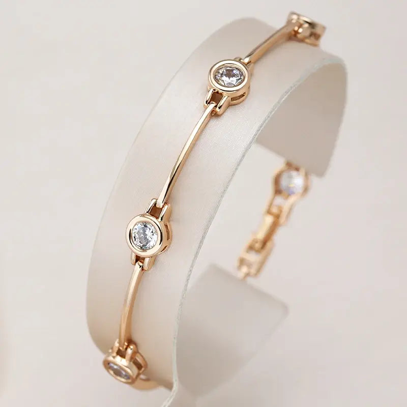 Elegante armband met steentjes in goud