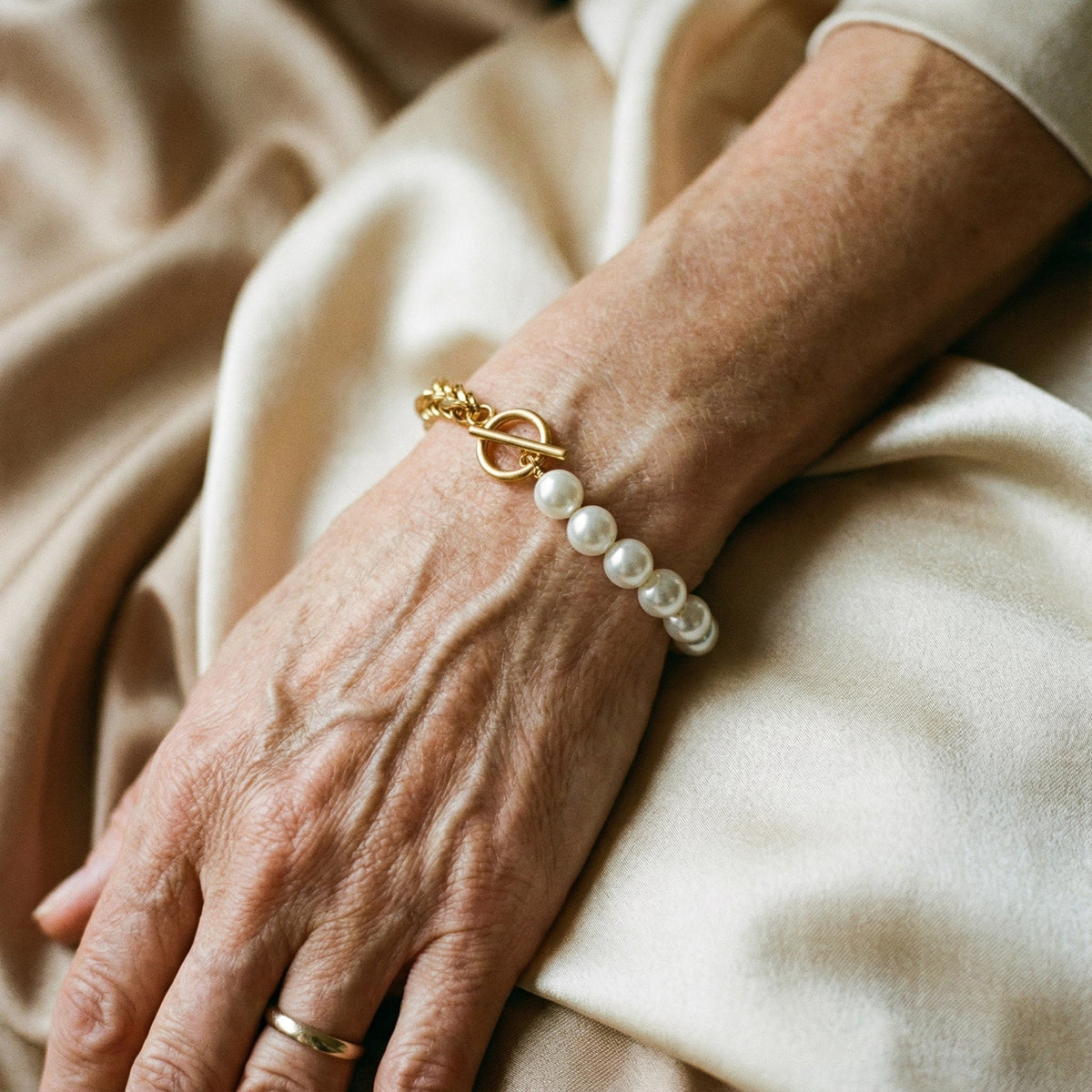 Elegante madeliefjesarmband in goud