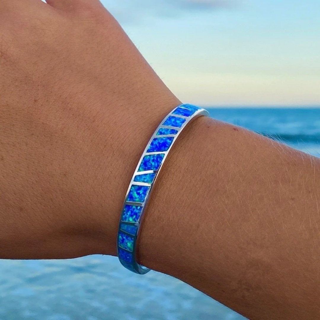 Blauw opalen armband in wit goud