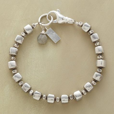 Retro armband met kubuskralen | Witgoud