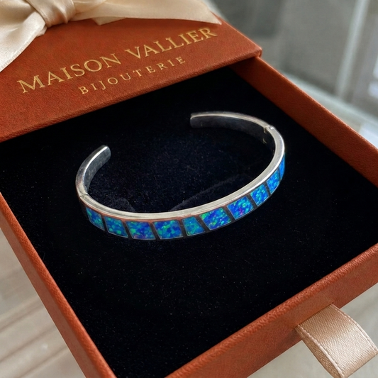 Blauw opalen armband in wit goud