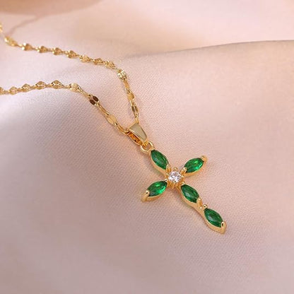 Smaragd kruisketting in goud