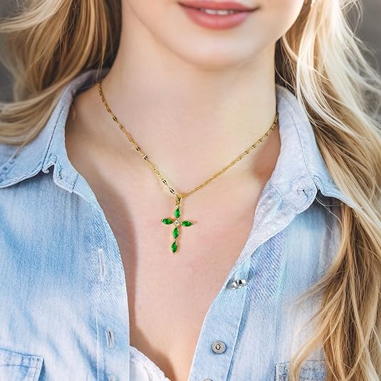 Smaragd kruisketting in goud