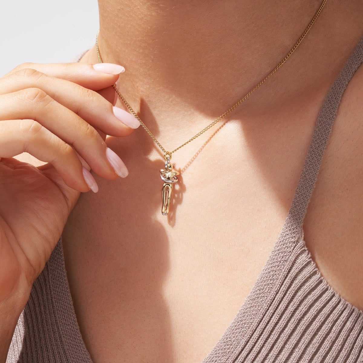 Ketting Eeuwige Omhelzing in goud