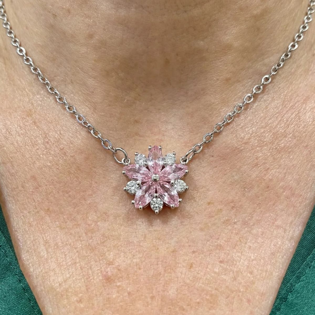 Kersenbloesemketting in wit goud