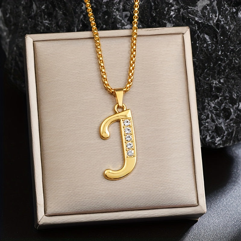 Initialenketting met kristallen accent in goud