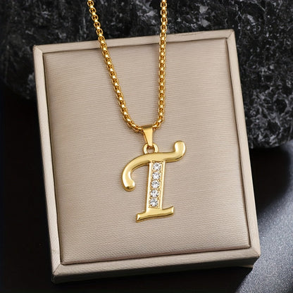 Initialenketting met kristallen accent in goud