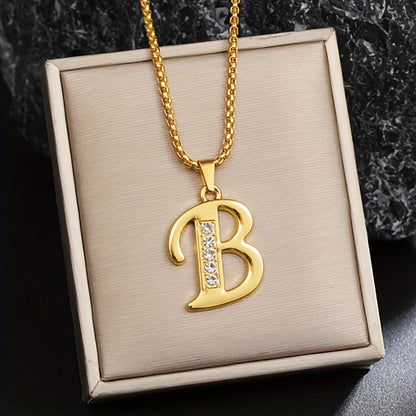 Initialenketting met kristallen accent in goud