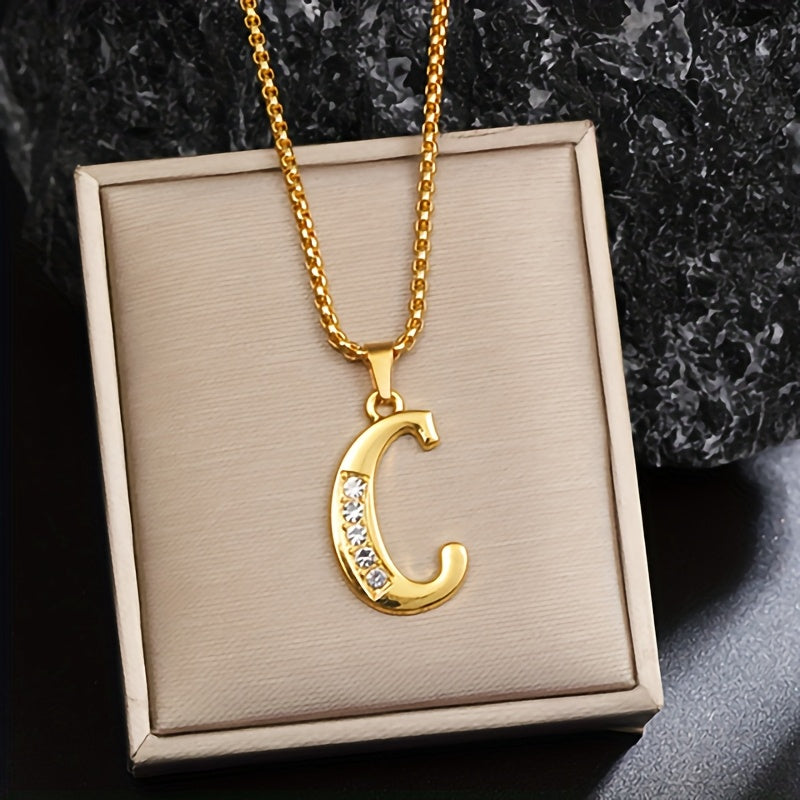 Initialenketting met kristallen accent in goud