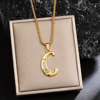 Initialenketting met kristallen accent in goud