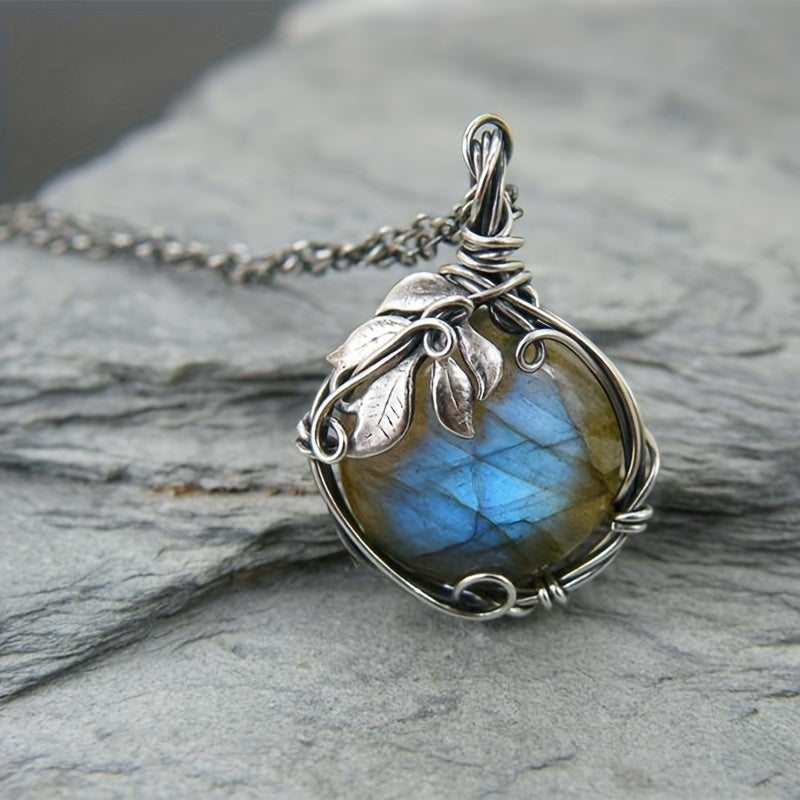 Ketting Maria met maansteen in goud