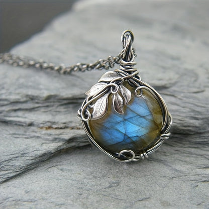 Ketting Maria met maansteen in goud