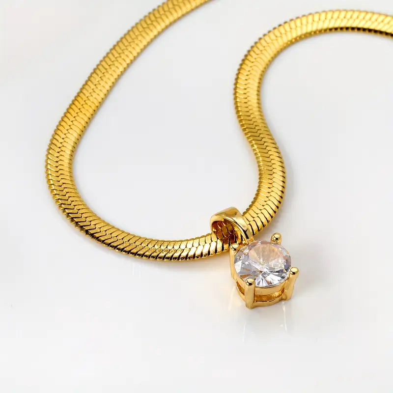 Elegante hangerketting met glinsterende stenen in goud