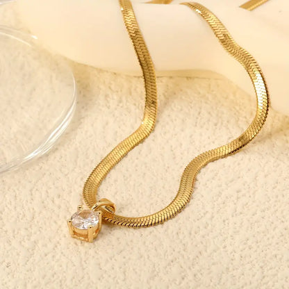 Elegante hangerketting met glinsterende stenen in goud