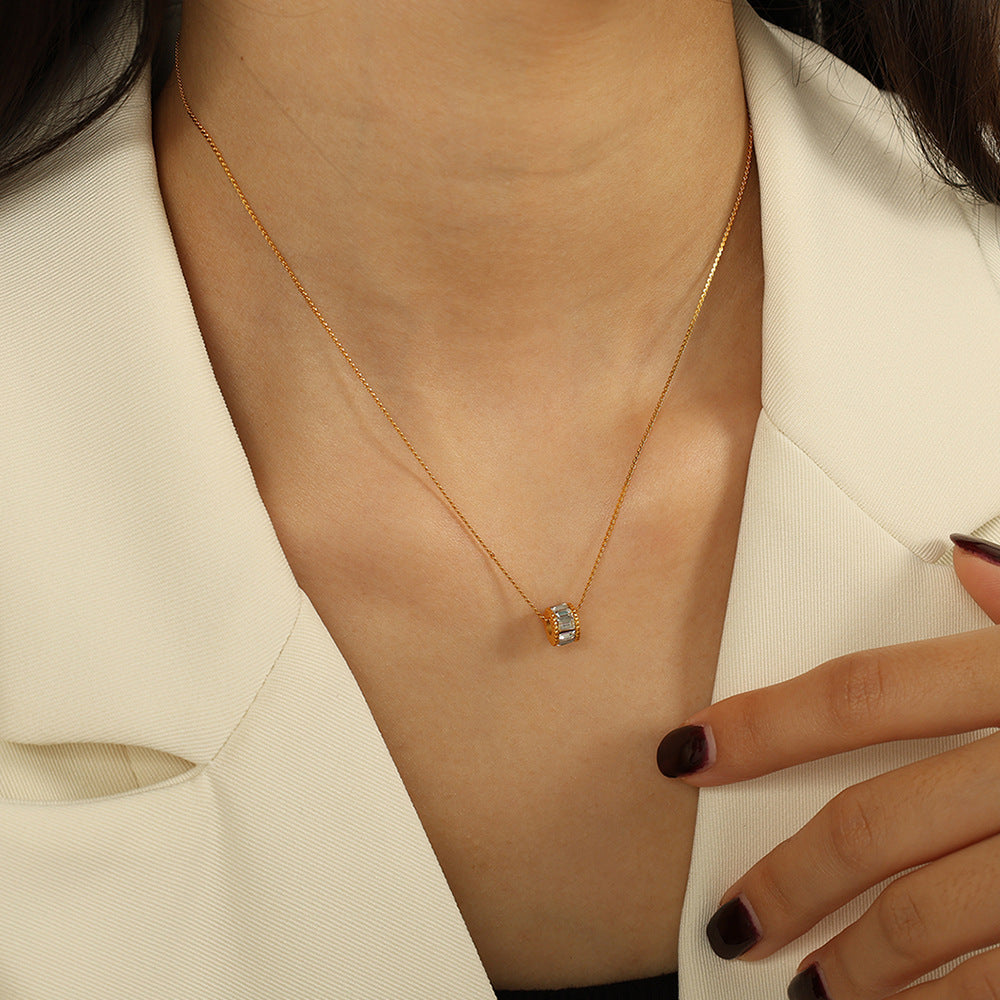 Ketting Élina met gepolijste kralen in goud