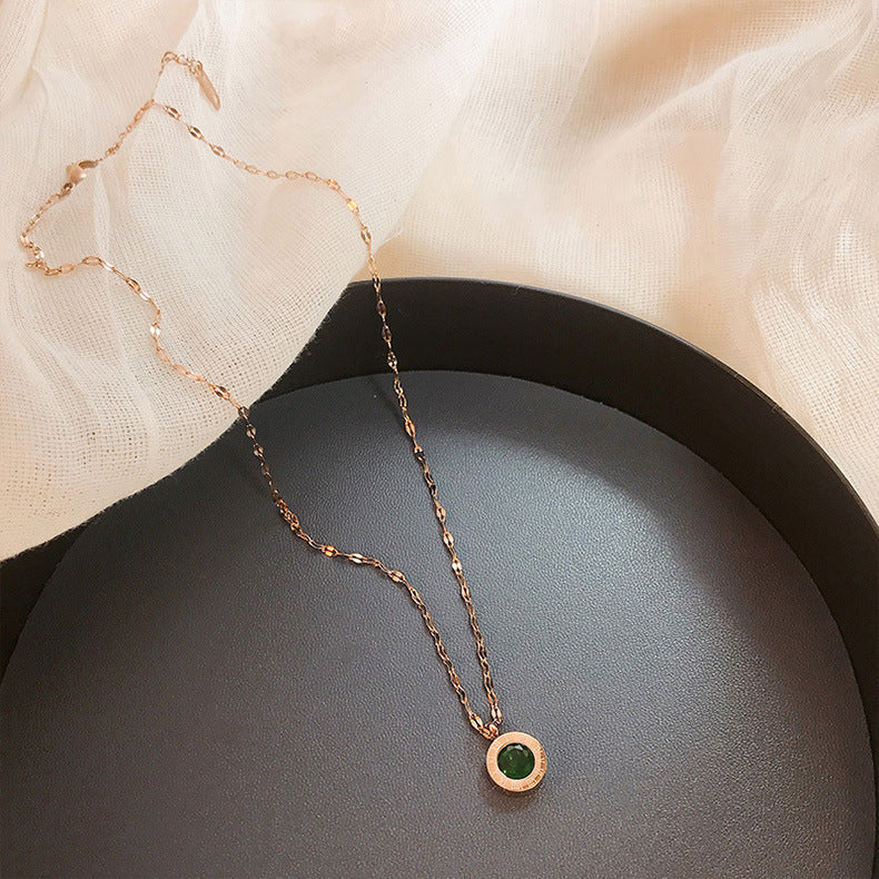 Smaragdketting met medaillon in goud