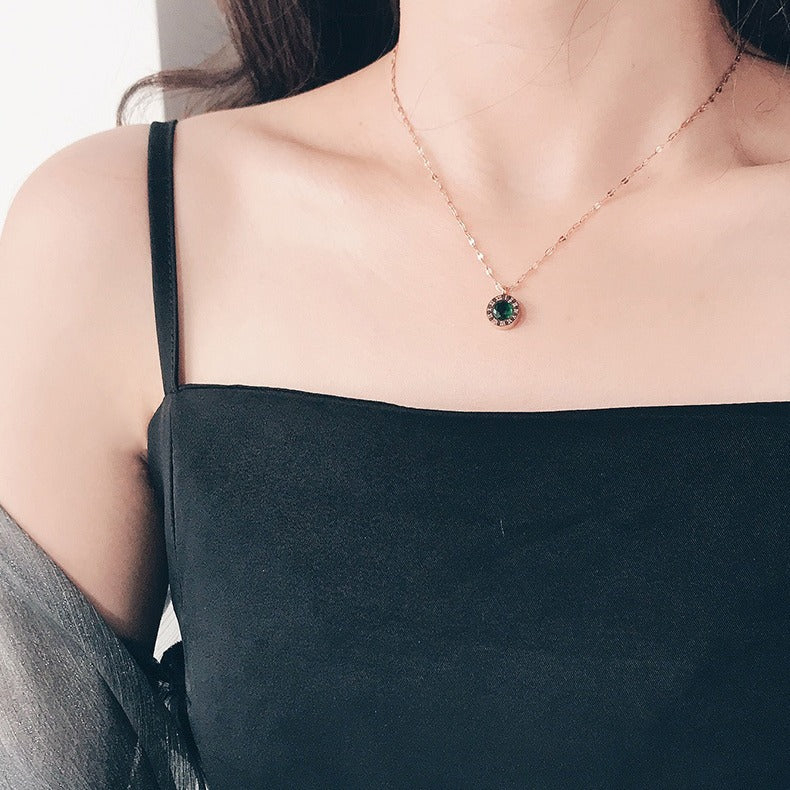 Smaragdketting met medaillon in goud
